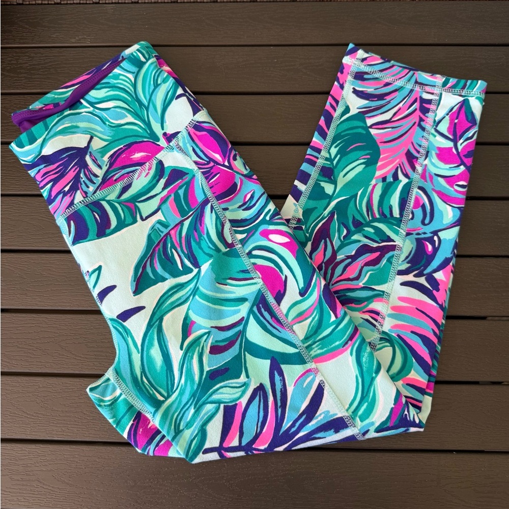 Lilly Pulitzer - Size M - NWOT - Weekender High Rise Crop - Don’t Wanna Leaf
